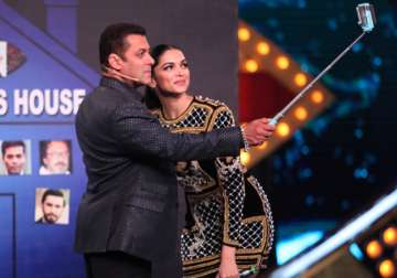 Deepika and Salman at Bigg Boss 10 premiere