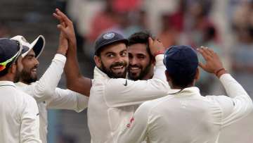 3rd Day, 2nd Test - New Zealand bowled out for 204 by India. 