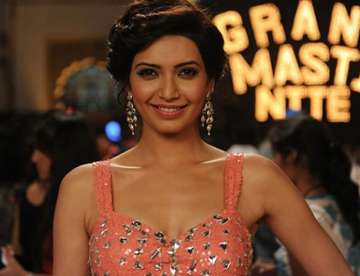 Karishma Tanna to make a comeback to fiction genre as naagin