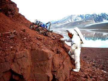 Astronauts travelling to Mars prone to brain damage, dementia: Study