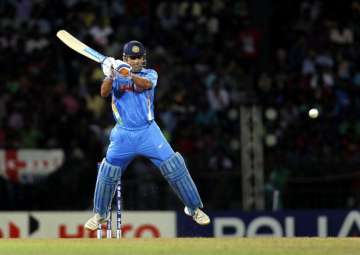 MS Dhoni playing Helicopter Shot