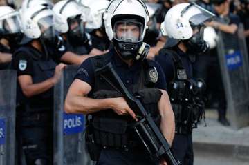 Turkish govt orders arrest of 125 police officers
