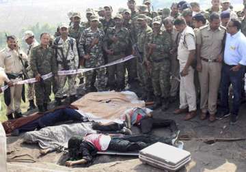 Police at encounter site of SIMI operatives near Bhopal 