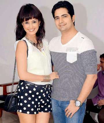 Nisha’s anniversary gift for Karan Mehra will make you fall in love with them