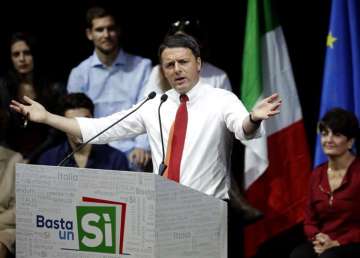 Matteo Renzi resigns