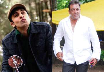 Sanjay Dutt ‘lectures’ Ranbir Kapoor to be macho m