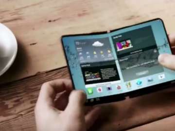 smartphone will fold into a compact device.