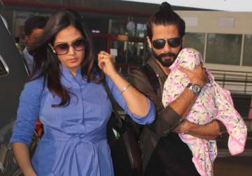 Shahid Kapoor-Mira Rajput take daughter Misha out for her first holiday trip 