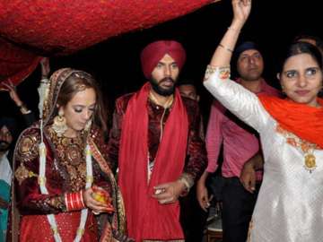 Post her wedding with Yuvraj, Hazel Keech becomes Gurbasant Kaur