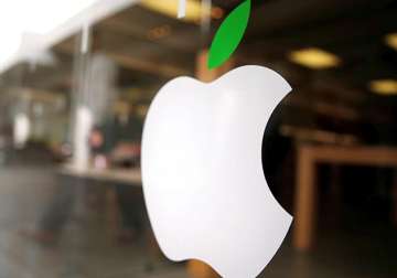 Apple mulls manufacturing plant in India 