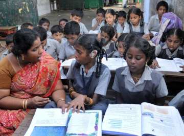 Hindu with highest schooling where they are religious minority