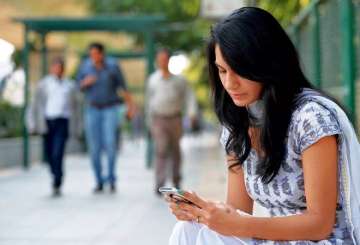 Indian Women, Smartphone, Report, Men