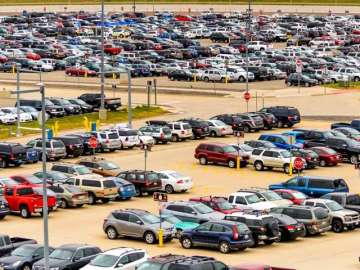 Govt looking to make parking space mandatory for buying vehicles