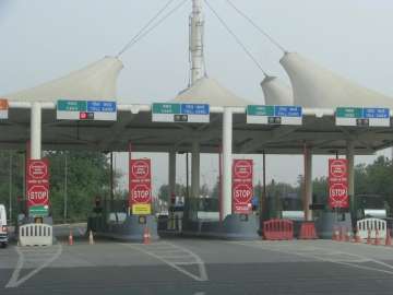 Relaince Toll Plaza, Toll Plaza