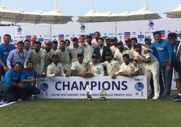 Team India poses for photo after winning 5th Test match against England 