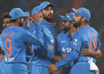 India triumph over England by 5 runs, level series 1-1