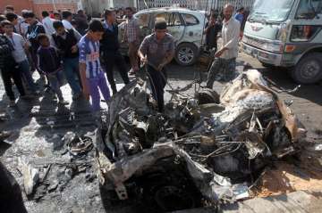 35 dead, 61 hurt in Baghdad car bomb explosion