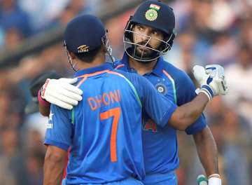 Ind vs Eng, 2nd ODI, Yuvraj Singh, Dhoni 