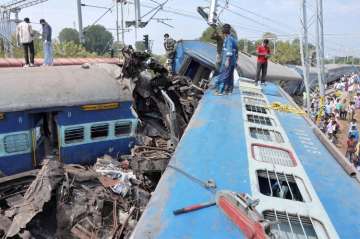 Indian Railways, Italy, Train Derailment