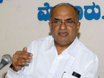 Karnataka minister dies of heart attack