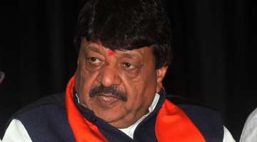 BJP leader Kailash Vijayvargiya likens SRK with Dawood, denounces 'Raees'