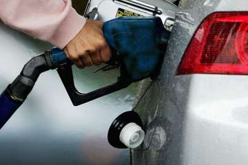 Petrol pumps defer decision to accept card payments till Jan 13 as govt steps in