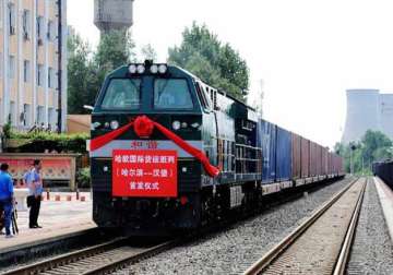 Chin launches  freight train to London