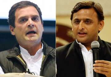 File pic Rahul Gandhi and Akhilesh Yadav 