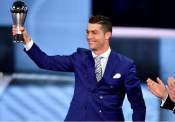 Cristiano Ronaldo wins FIFA's player of the year award