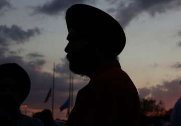 US Army allows turbans, beards, hijabs for servicemen