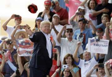 Donald Trump at 'campaign' rally in Florida 