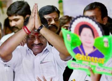 Panneerselvam camp gets bigger as three more MPs extend support
