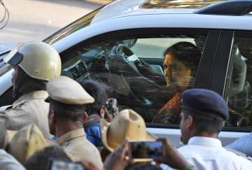 Sasikala to spend 13 more months in jail if she fails to pay Rs 10 cr fine 