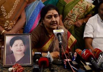 Sasikala briefing the press along with party's MLAs