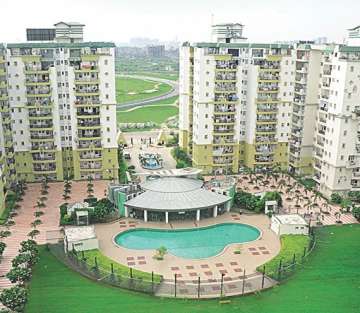 Noida: Authorities begin drive to seal 382 Supertech flats