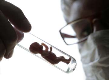 Shariat court legalises ‘test tube baby’ method in Pakistan