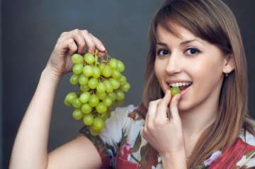 Here’s why you should eat grapes daily