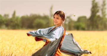 Anushka Sharma won many hearts again by asking her ‘Phillauri’ team to do this! 