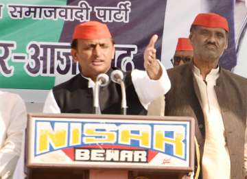 EC's show cause notice to Akhilesh for bribery remark