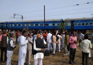 Explosion rocks Bhopal-Ujjain passenger train, six injured 