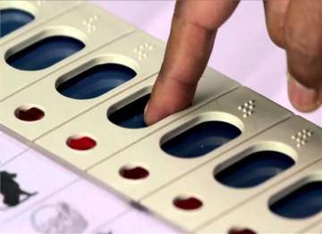 Supreme Court issues notice to EC on EVM tampering, seeks reply in four weeks 