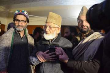 ED summons Kashmiri separatist leaders Geelani, Yasin Malik in FEMA case