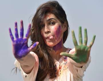 Here’s how you can avoid weight gain on this Holi celebrations