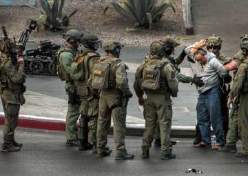 Gunman surrenders after shooting that killed one on Las Vegas Strip 