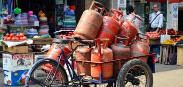 Non-subsidised LPG rates hiked by steep Rs 86 per cylinder