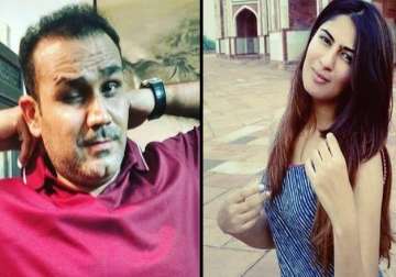 Gurmehar Kaur row: Sehwag says his tweet ‘misconstrued’, Tharoor criticises him