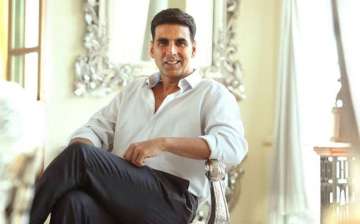 Akshay Kumar digs toilet in Madhya Pradesh 