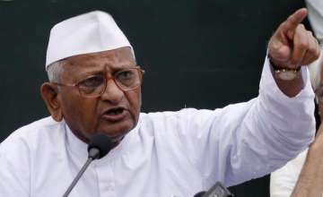 Kejriwal shattered my dreams: Anna Hazare on Shunglu report