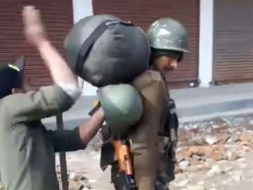 CRPF, Viral Video, Kashmiri, Indian Army