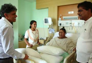 Maharashtra Health Minister visited Eman at Saifee Hospital